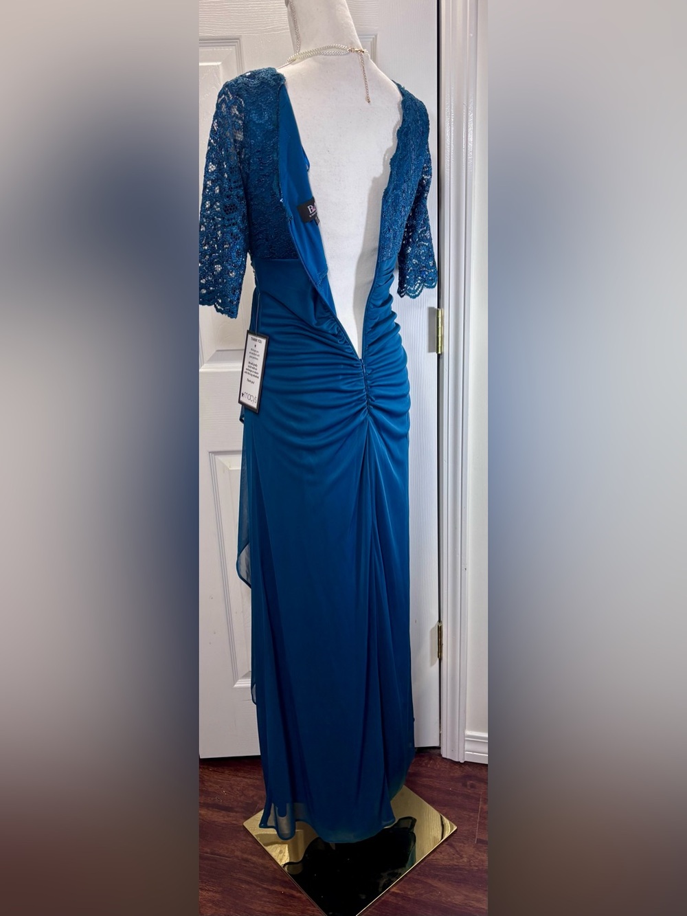 B&A by Betsy & Adam SZ 6-Petite Peacock Lace Ruched V-Neck 3/4 Sleeve Long Gown - Picture 7 of 12